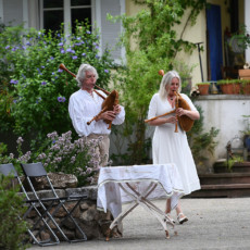 In-Zeit-Sprung 8 'Dona'm la Ma' im Rosenhof
Foto / Copyright Juri Junkov
Haagener Str. 35a
79599 Wittlingen
Tel: +49 7621 140962
Mobil: +49 171 7410128
www.junkov.com